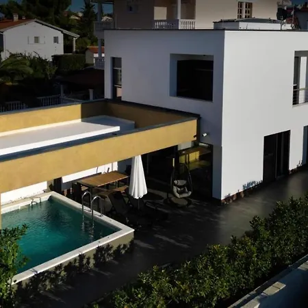 Neptunia - 4 Bedroom * Medulin