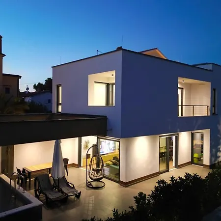 Neptunia - 4 Bedroom Medulin