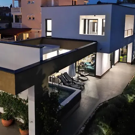 Neptunia - 4 Bedroom Medulin