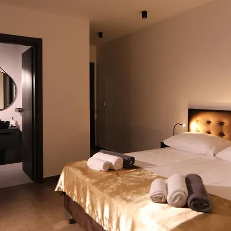 Neptunia - 4 Bedroom *