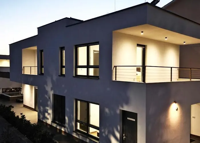 Neptunia - 4 Bedroom *