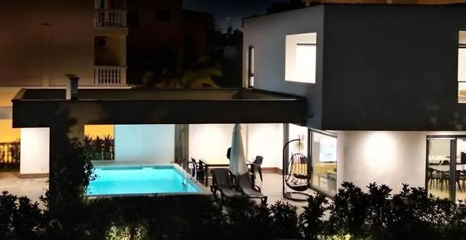 Neptunia - 4 Bedroom Vila Medulin