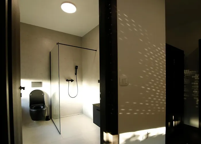 Neptunia - 4 Bedroom 메덜린