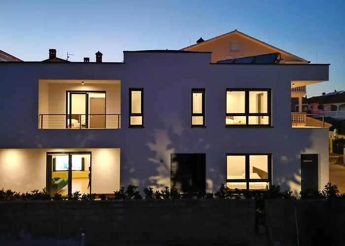 Neptunia - 4 Bedroom Vila