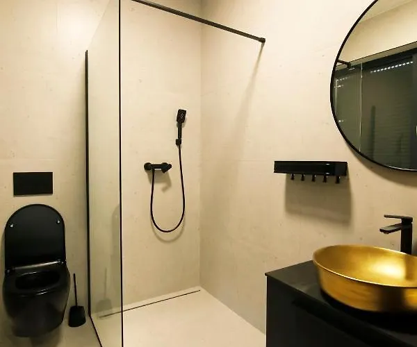 Neptunia - 4 Bedroom 메덜린